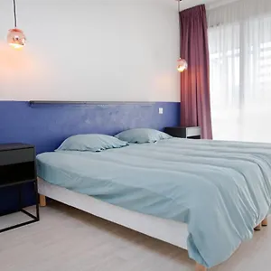 Grand Avec Climatisation, Balcon Proche Gare Centre Lourdes