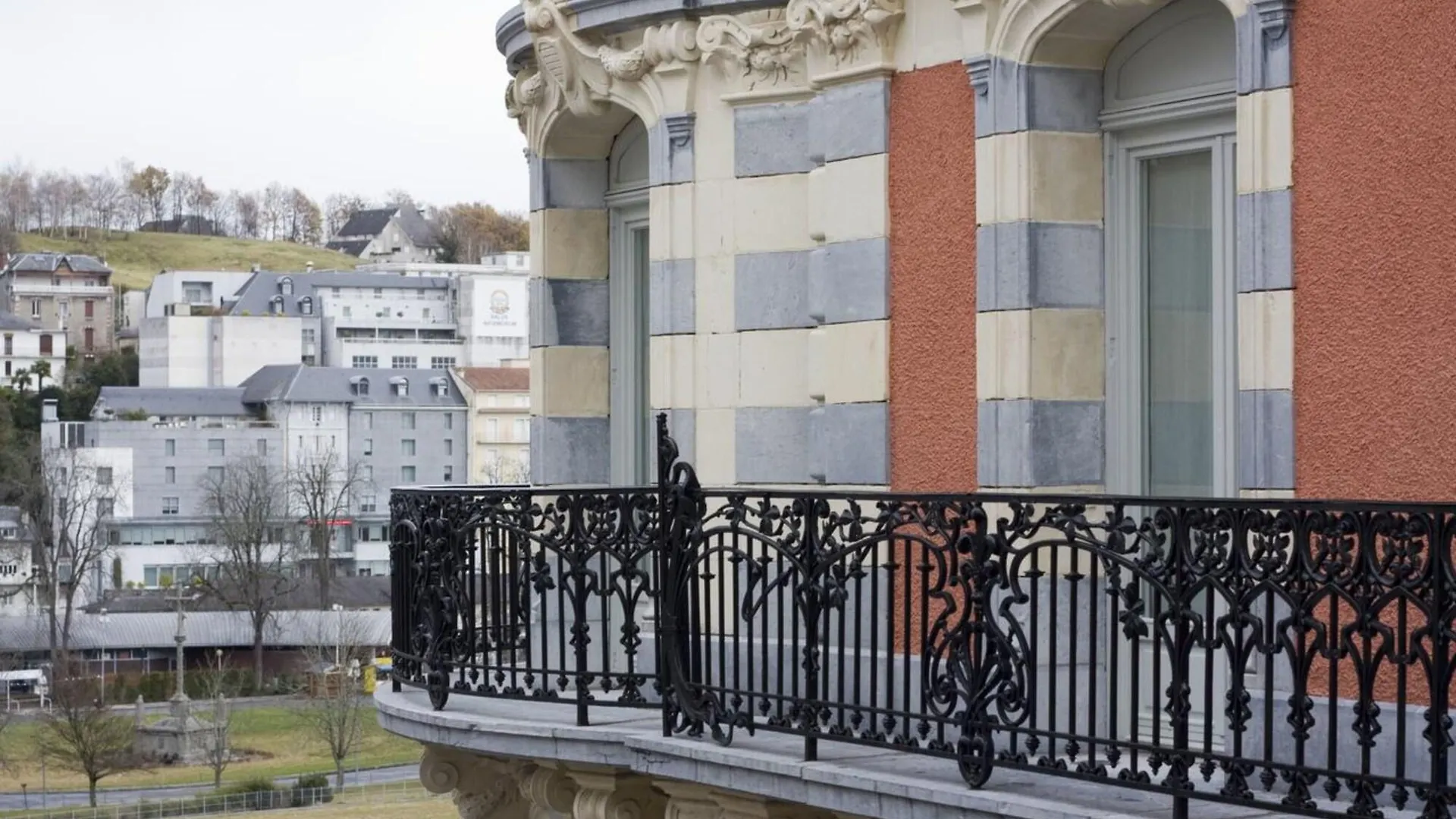 Grand Hotel Moderne Лурд