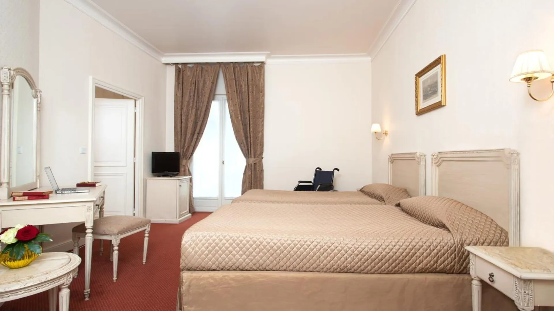 Grand Hotel Moderne Лурд 4*,